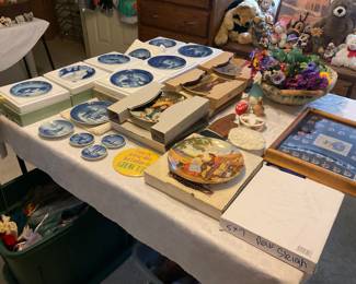 Various collectors plates