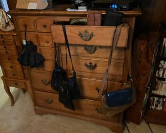 Dresser, handbags