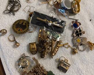 Misc bits and pieces of jewelry