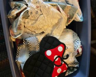 Kitchen towels, doilies