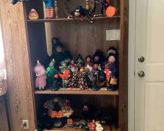 Halloween, shelving
