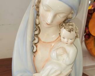 Hummel Madonna super Large Figure