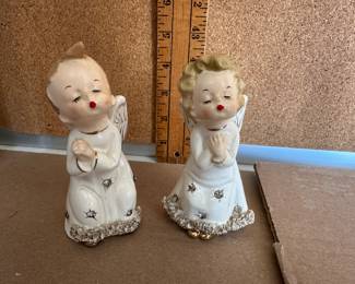 Kissing Angel Pair $30.00 (missing one stone)