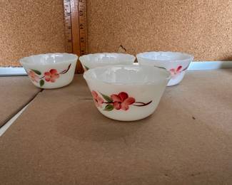 4 Dessert Cups $8.00