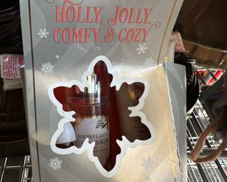 Bath and Body Holly Jolly $4.00