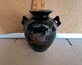 Black Vase with Flower Cart $10.00