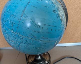 Light Up Globe $14.00