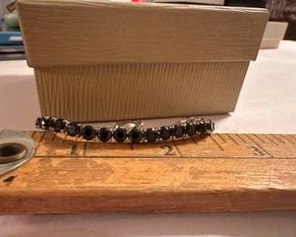 Sterling Silber and Black Stone Bracelet $15.00