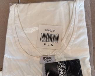 Monroe and Main White Size 2X $4.00