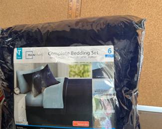 Twin Bedding Set $14.00
