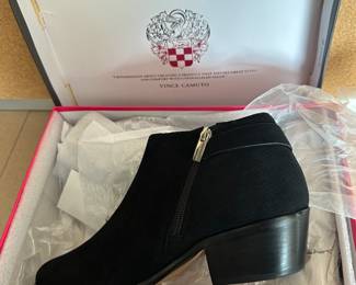 Vince Camuto VC-Parveen 9.5 W Black Suede New $15.00