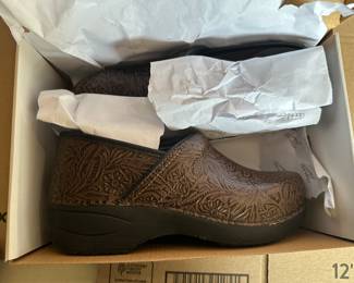 Dansko Brown Floral Size 39 Professional Tooled New $32.00