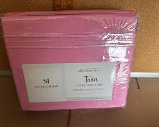 Pink Sweet Home Twin Size Sheet set $12.00