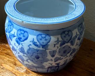 Vintage Blue and White Chinoiserie Porcelain