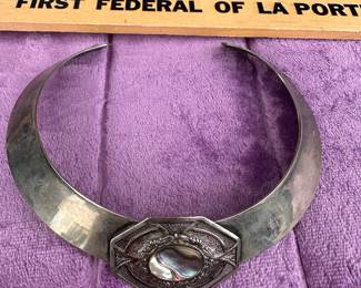 Shell Stone Choker Necklace $10.00