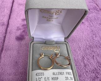 Concepts Earrings New #25 $3.00