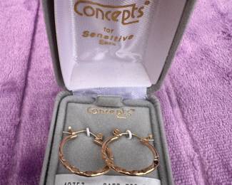 Concepts Earrings New #14 $3.00