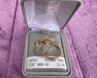 Concepts Earrings New #29 $3.00