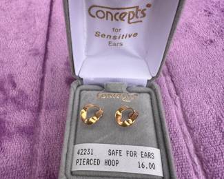 Concepts Earrings New #34 $3.00