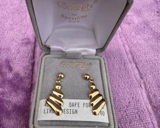 Concepts Earrings New #20 $3.00