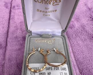 Concepts Earrings New #11 $3.00
