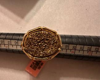 Size 7 Gold Cluster Costume Ring $6.00 New