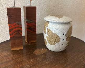 Decor wall vase set. Ceramic Garlic Keeper Pot