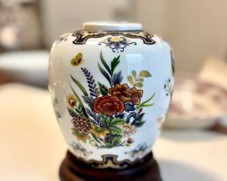 Vintage Vase made in Japan for Beaumgartens