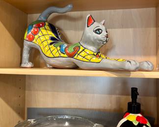 Talavera cat pottery.