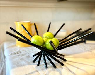 MOMA Table globe basket