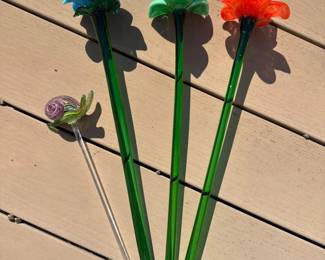 78 3HandBlownGlassLongStemFlowersSnail