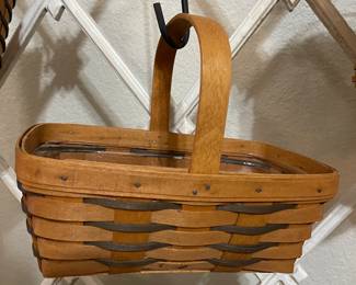 AUCTION @ hibid.com/catalog/672931/cluckin-good-finds-at-velasco