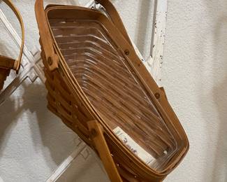 AUCTION @ hibid.com/catalog/672931/cluckin-good-finds-at-velasco