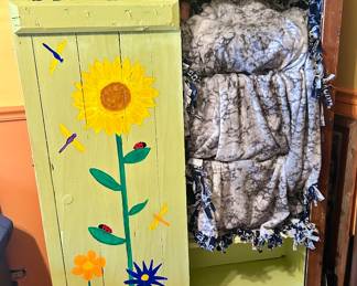 Vntg/antiq? Wood 5 shelf cupboard
24 x 16d x 71”h $79