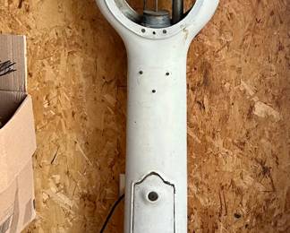 Toledo no springs white step on scale 1-300lbs $50