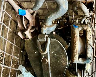 Large heavy hooks & leevers