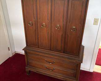 gentlemen dresser