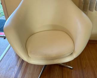 Mid Century Swivel Pod Chair
