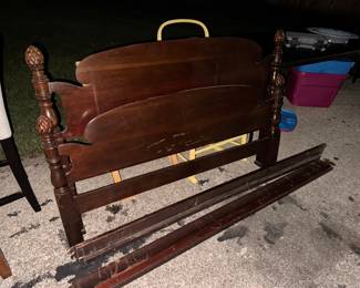 Full bed with pineapple posts. $20.
