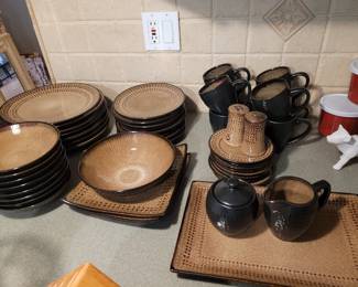 Full set of Pfaltzgraff dishes , Cambria