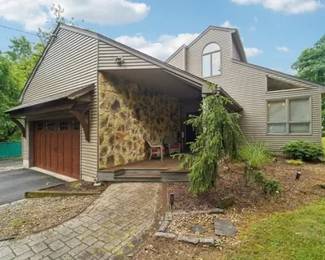 Beautiful home must sell all contents