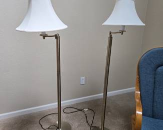 Matching floor lamps, there are three