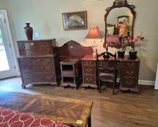 Chippendale bedroom set 6 pieces