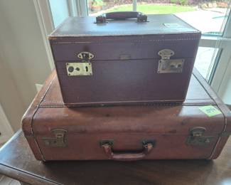 Vintage train case and small siut case