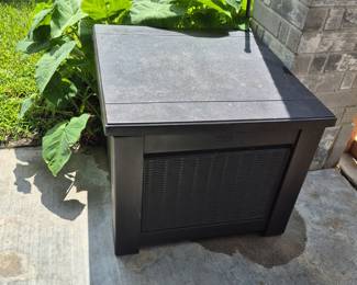 Outdoor storage bin