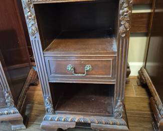 Nite stand chippendale bedroom