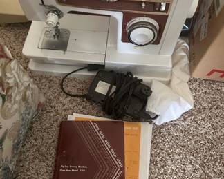 Vintage Singer 6105 Free-Arm Zig-Zag Sewing Machine
