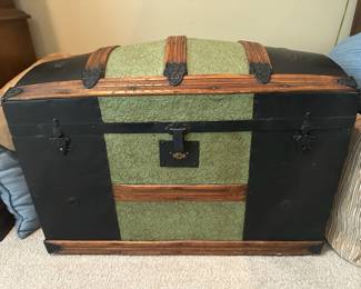 Green Victorian Dome-top Steamer Trunk (oak, leather, metal), 17"D x 30.5"W x 20"H