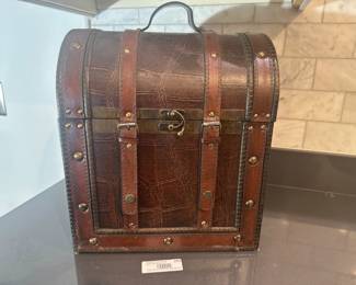 Vintage Style Wooden Trunk Wine Holder