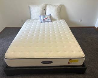 Simmons Beautyrest Classic Mattress with Platform Bed Frame